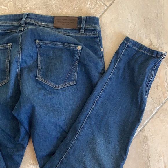 Jeans with ankle zipper - Picture 4 of 4